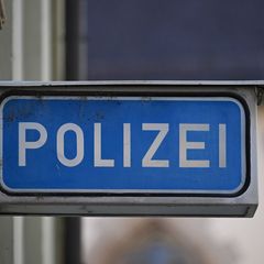 Unbekannte Täter haben zwei Hunde lebensgefährlich verletzt. (Symbolfoto) Foto: Bernd Weißbrod/dpa