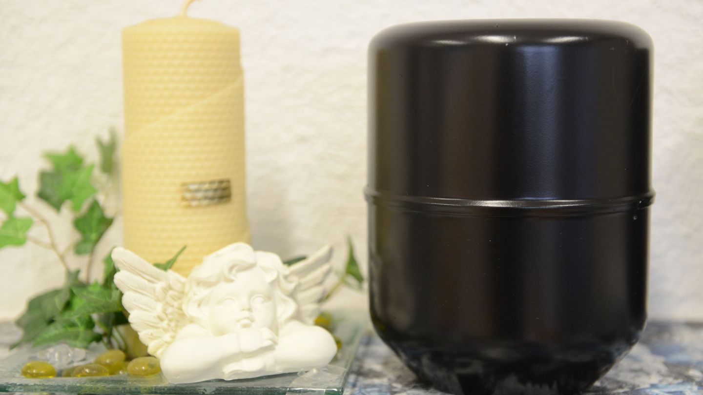 Die Zahl der Sterbefälle steigt. (Symbolbild) Foto: Patrick Seeger/dpa