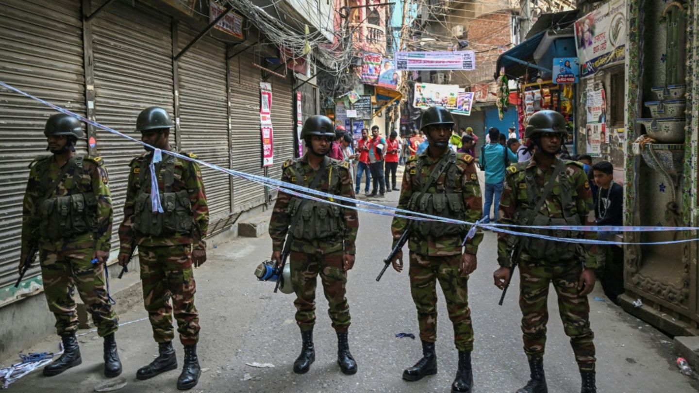 Mindestens-neun-Tote-und-hunderte-Verletzte-bei-Erdbeben-in-Bangladesch