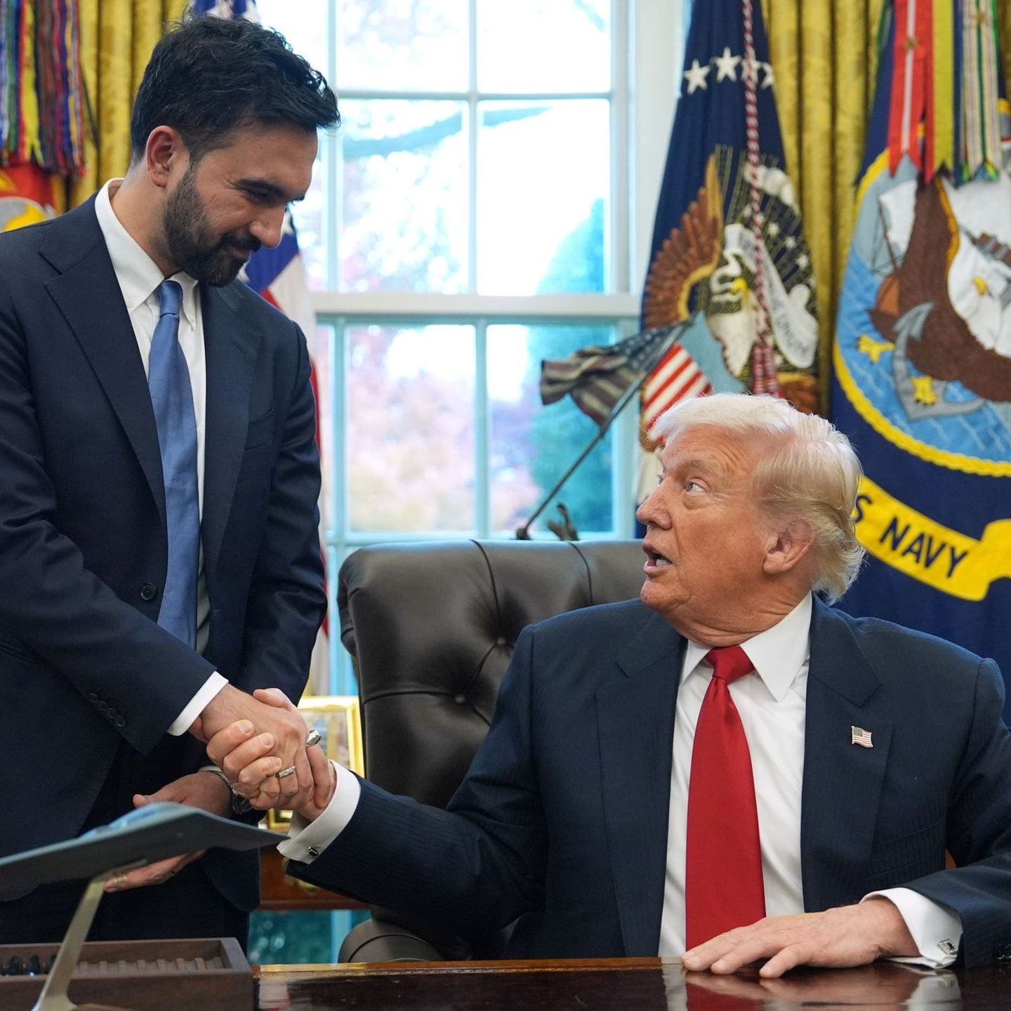 Ein Handschlag zwischen politischen Gegnern: Mamdani und Trump verstanden sich vor laufenden Kameras erstaunlich gut