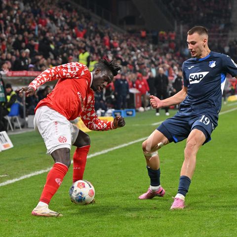 Danny da Costa (l, 1. FSV Mainz 05) und Tim Lemperle (1899 Hoffenheim) kämpfen um den Ball