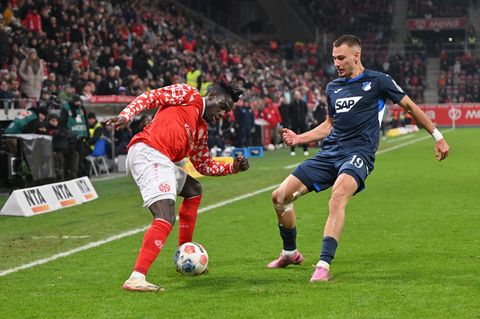 Danny da Costa (l, 1. FSV Mainz 05) und Tim Lemperle (1899 Hoffenheim) kämpfen um den Ball