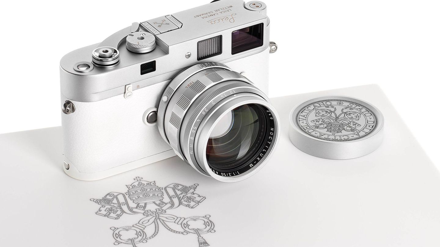 versteigerung-auktion-kamera-von-ex-papst-bringt-6-5-millionen-euro