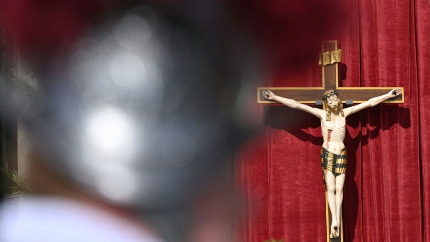 Kreuz in einer Kirche