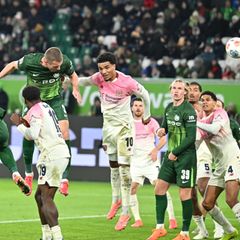 Das Kopfballtor von Denis Vavro war für den VfL Wolfsburg zu wenig. Foto: Swen Pförtner/dpa