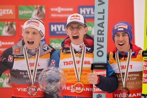 Österreichs Trio ist zum Weltcup-Auftakt vorne. (Archivbild) Foto: Darko Bandic/AP/dpa
