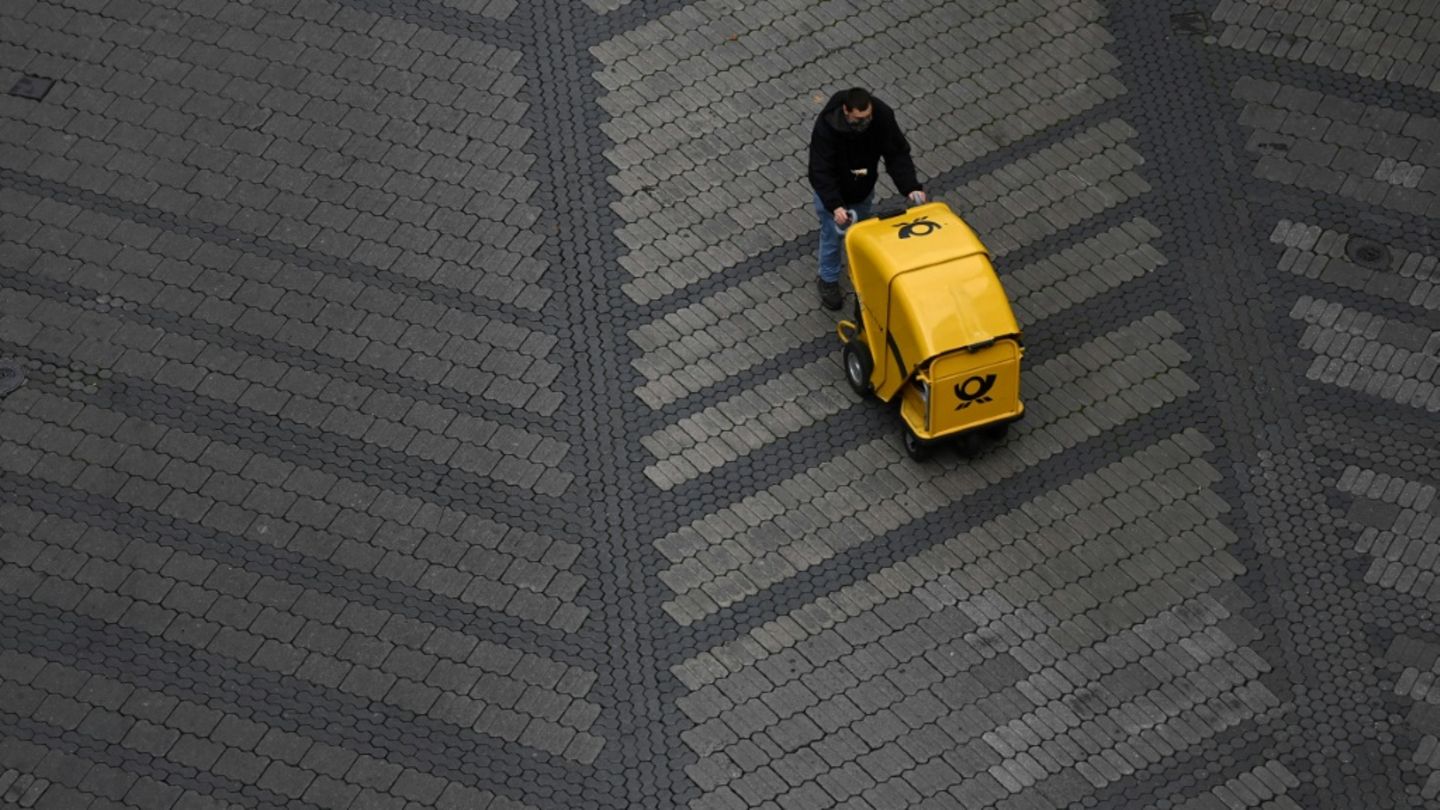 Postbote in Nürnberg im Jahr 2020