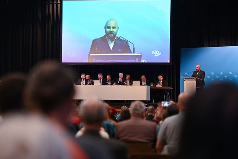 AfD-Landeschef Markus Frohnmaier will Ministerpräsident werden - hat aber kaum Chancen. (Archivbild) Foto: Bernd Weißbrod/dpa
