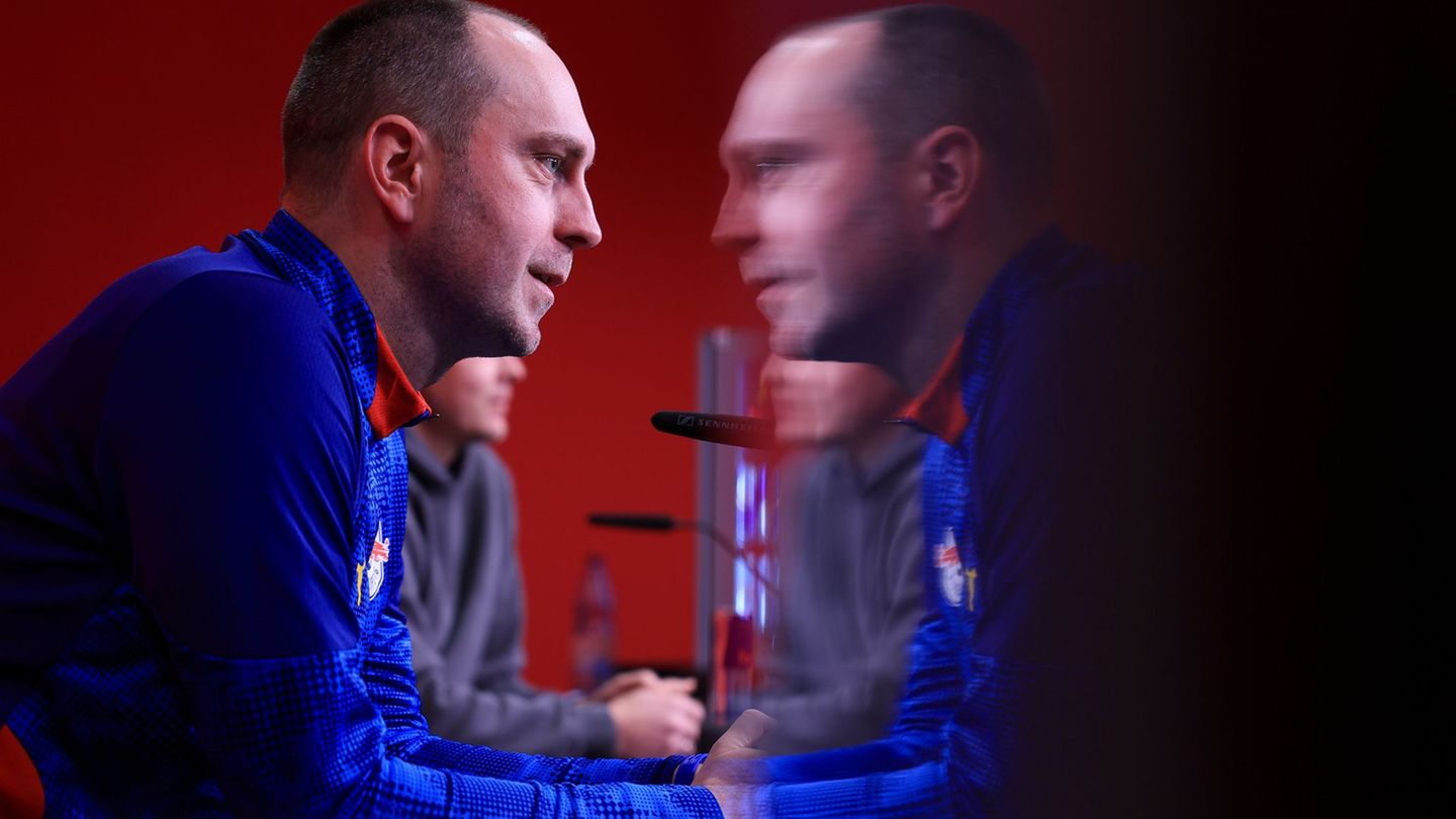 Cheftrainer Ole Werner trifft mit RB Leipzig auf seinem Ex-Club Werder Bremen. Foto: Jan Woitas/dpa