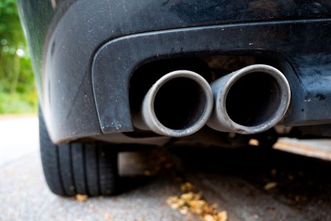Nach einer Serienattacke auf Auspuffrohre von Fahrzeugen hat die Staatsanwaltschaft neue Erkenntnisse. (Symbolfoto) Foto: Daniel