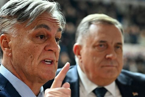 SNSD-Kandidat Sinisa Karan (links)