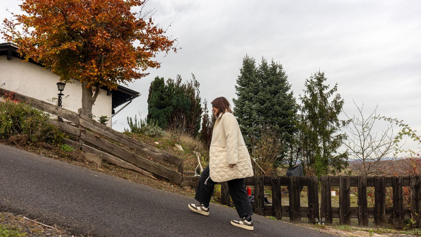 Ganz schön steil ist der Hasenpfad in Ranstadt-Dauernheim auch für Bürgermeisterin Cäcilia Reichert-Dietzel (SPD). Bei Glätte im