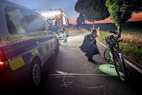 Immer wieder flüchten die Verursacher tödlicher Unfälle vom Unfallort. (Archivbild) Foto: Martin Wichmann/dpa