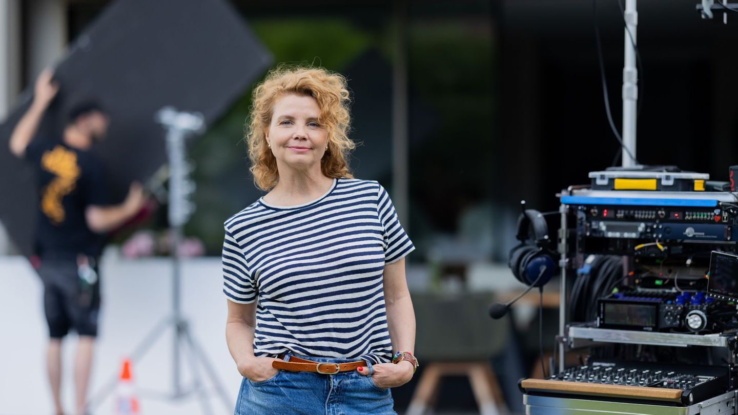 Annette Frier am Set ihrer neuen Serie "Frier und Fünfzig". (Archivbild) Foto: Rolf Vennenbernd/dpa