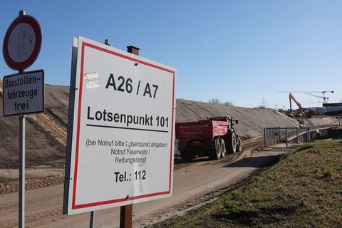 83 Millionen Euro haben die Planungen der A26-Ost bislang gekostet. (Archivbild) Foto: Lilli Kleine/dpa
