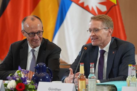 Schleswig-Holstein sei bei Daniel Günther "in guten Händen", schrieb Bundeskanzler Friedrich Merz. (Archivbild) Foto: Marcus Bra