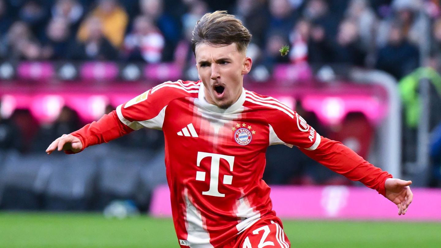 Lennart Karl jubelt nach seinem Tor gegen Freiburg