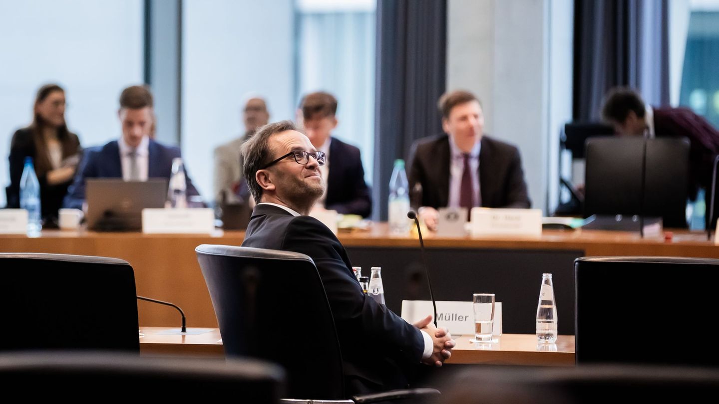 Netzagentur droht Post mit Strafen (Archivbild). Foto: Christoph Soeder/dpa