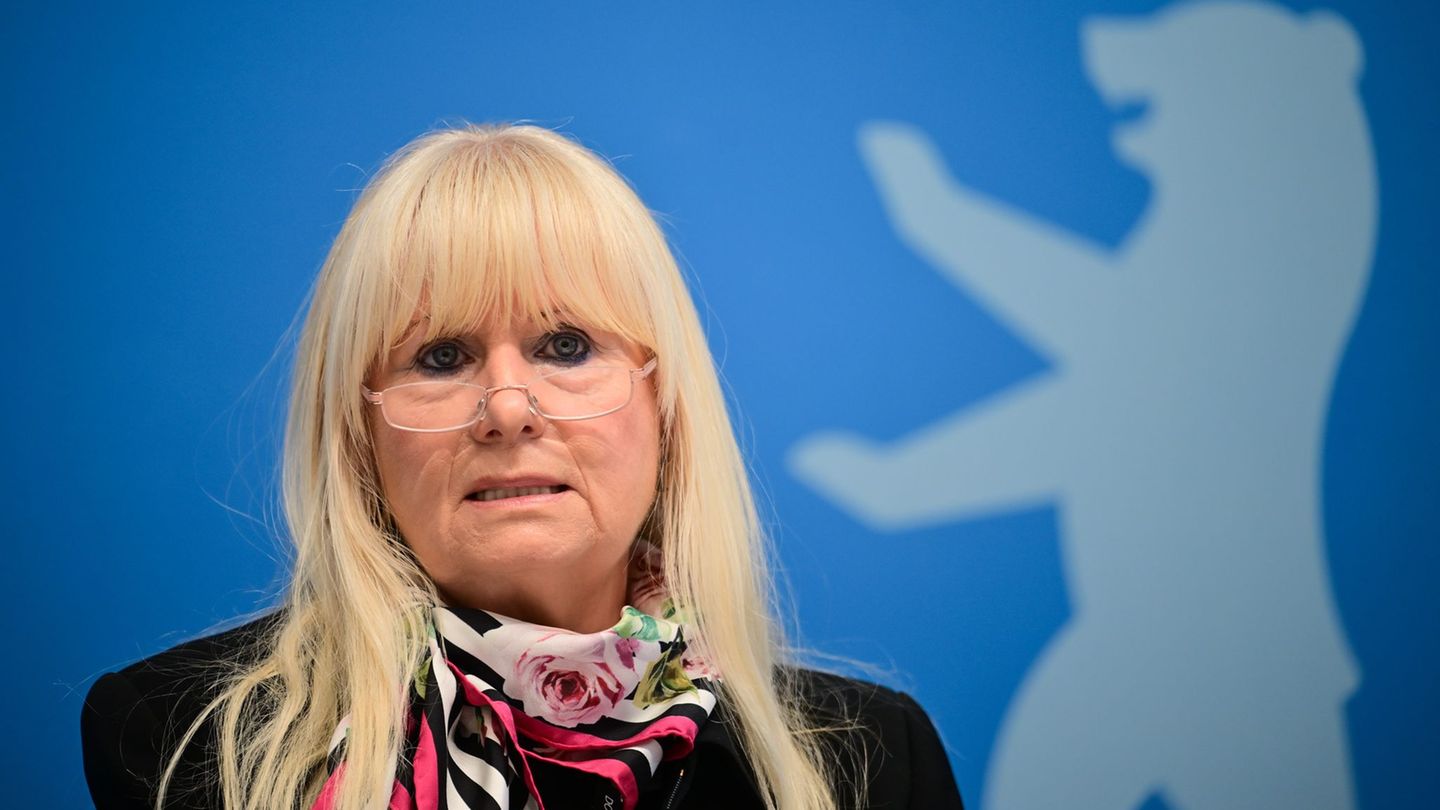 "Es ist der Auftrag, unsere demokratische Ordnung aktiv zu verteidigen", sagte die Innensenatorin anlässlich des Jahrestags. (Ar