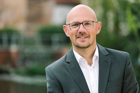 Der SPD-Politiker Daniel Keip wird neuer OB in Brandenburg an der Havel und löst CDU-Mann Steffen Scheller an der Rathausspitze
