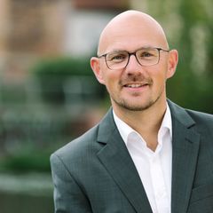 Der SPD-Politiker Daniel Keip wird neuer OB in Brandenburg an der Havel und löst CDU-Mann Steffen Scheller an der Rathausspitze
