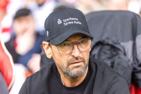 Claus-Dieter Wollitz und Energie Cottbus haben in Essen gewonnen. Foto: Frank Hammerschmidt/dpa