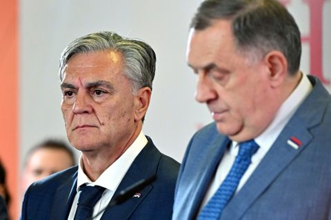 Wahlsieger Sinisa Karan (l.) und Milorad Dodik