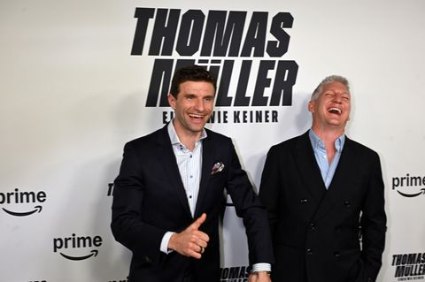 Thomas Müller (links) und Bastian Schweinsteiger spielten lange erfolgreich beim FC Bayern. (Archivfoto) Foto: Felix Hörhager/dp