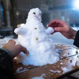 Genug Schnee, für einen kleinen Schneemann in der Bremer Innenstadt