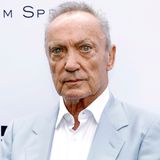 Diese stahlblauen Augen waren seit Jahrzehnten auch in Los Angeles gefragt: Udo Kier spielte Mitte der 70er-Jahre in den Andy-Warhol-Produktionen "Frankenstein" und "Blood For Dracula". Hollywood sah in dem Rheinländer lange den optimalen Blutsauger ("Blade", "Modern Vampires"). Auch in Musikvideos war er dabei, unter anderem für Madonna und Korn.