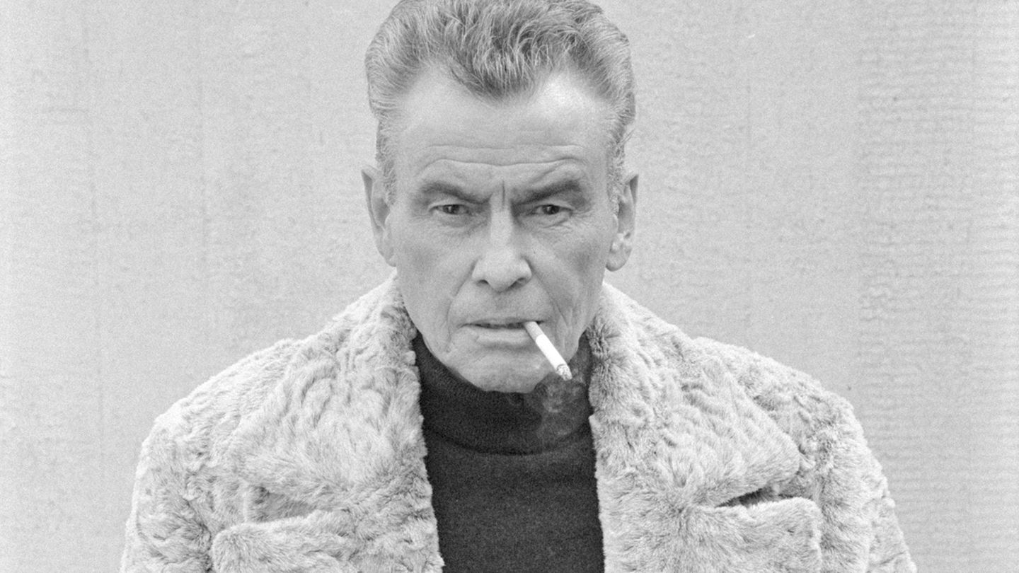 Als "Halbstarker" sorgte er hierzulande für Aufsehen, als "Felix Krull" in der Thomas-Mann-Verfilmung schaffte er 1958 den internationalen Durchbruch: Horst Buchholz war Teil des Kultwesterns "Die glorreichen Sieben" und spielte in Billy Wilders Komödienklassiker "Eins, zwei, drei" die Hauptrolle.