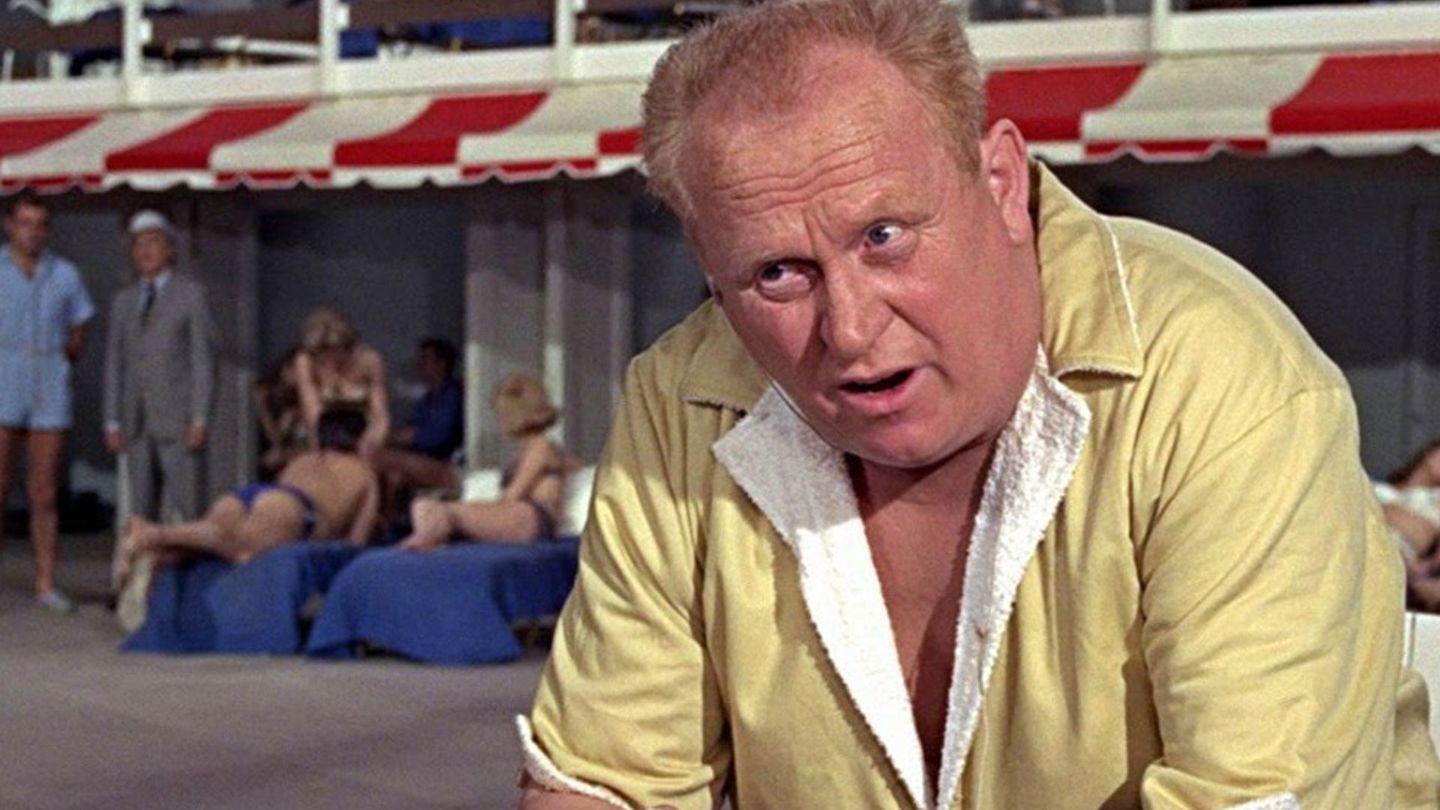 Als bester Bond-Schurke aller Zeiten gilt Umfragen zufolge auch nach über 60 Jahren Auric Goldfinger, den Gert Fröbe 1964 im "James Bond"-Klassiker "Goldfinger" verkörperte. In den folgenden Jahren war der Zwickauer (1913-1988) unter anderem auch in "Die tollkühnen Männer in ihren fliegenden Kisten" und "Der Millionenraub" zu sehen.