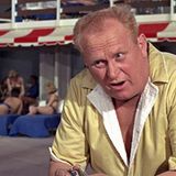 Als bester Bond-Schurke aller Zeiten gilt Umfragen zufolge auch nach über 60 Jahren Auric Goldfinger, den Gert Fröbe 1964 im "James Bond"-Klassiker "Goldfinger" verkörperte. In den folgenden Jahren war der Zwickauer (1913-1988) unter anderem auch in "Die tollkühnen Männer in ihren fliegenden Kisten" und "Der Millionenraub" zu sehen.