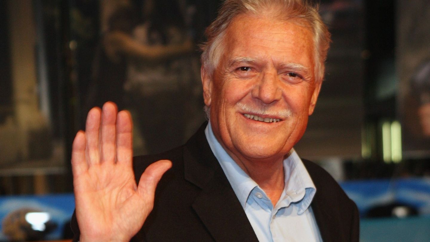 Das Bundesverdienstkreuz, dass er 2015 erhielt, hatte sich Michael Ballhaus (1935-2017) wahrlich verdient: International machte sich der große Kameramann einen Namen durch seine Zusammenarbeit mit Martin Scorsese ("Gangs Of New York"), Francis Ford Coppola ("Bram Stoker's Dracula") und vor allem mit Rainer Werner Fassbinder ("Die Ehe der Maria Braun").