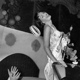 Petra Schürmann lacht bei ihrer Körnung zur "Miss World" 1956