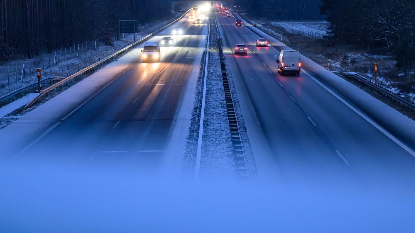Glatte Straßen sorgen für mehrere Unfälle (Symbolbild) Foto: Patrick Pleul/dpa