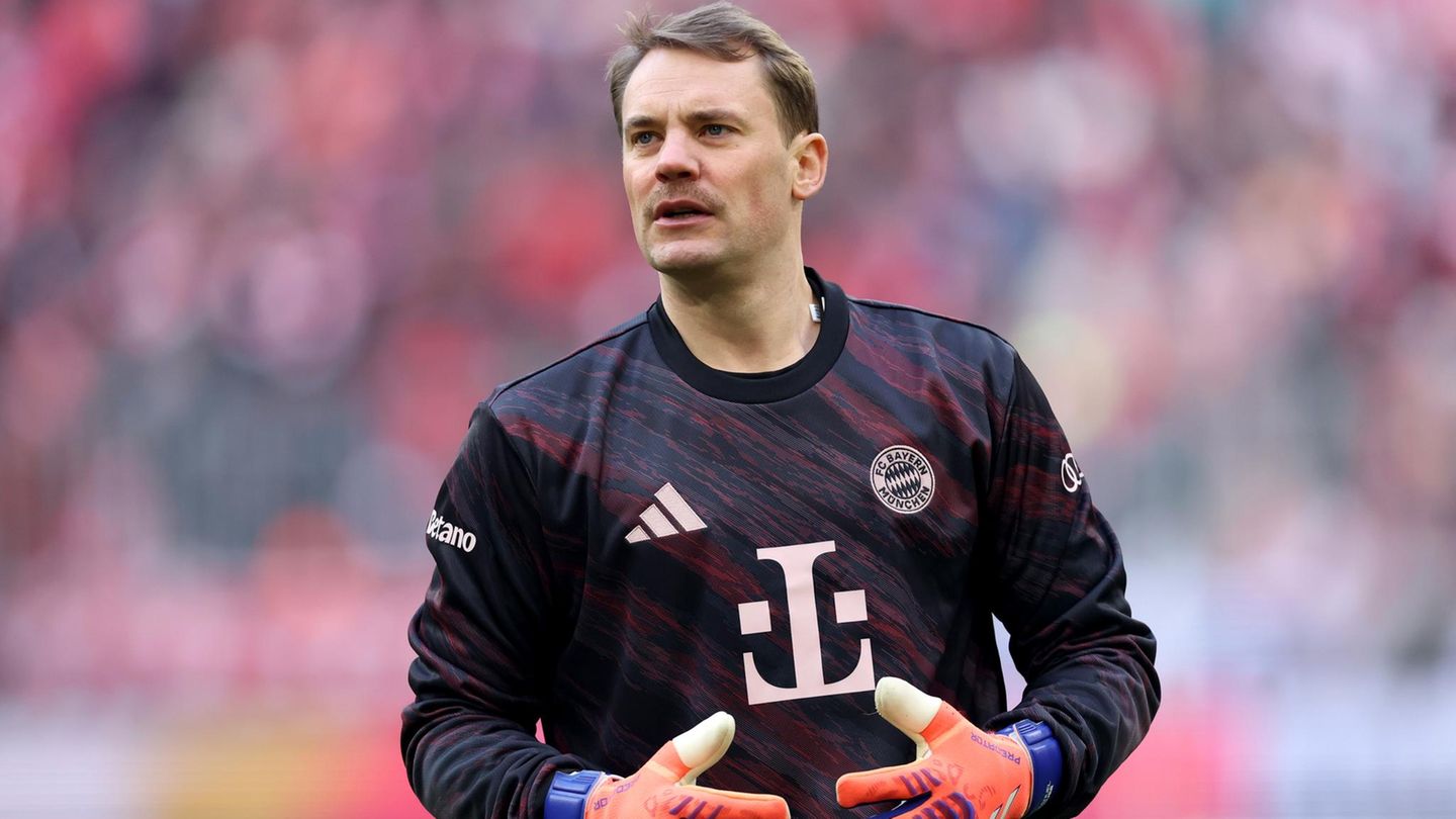 Fußball-Bundesliga: Warum sich Bayern mit einem umgekehrten T auf dem Trikot warm machte