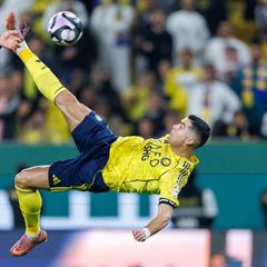 Ronaldo verwandelt Freistoß mit sensationellem Fallrückzieher