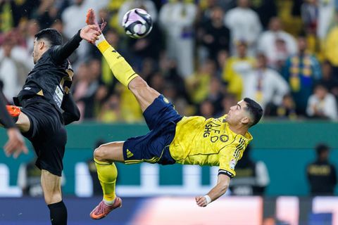 Ronaldo verwandelt Freistoß mit sensationellem Fallrückzieher