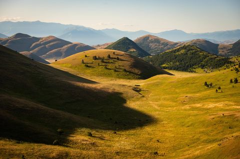Die Sonne geht über dem Gran Sasso Nationalpark in den Abruzzen auf