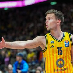 Alba-Spielmacher Martin Hermannsson überrascht die schnelle Entwicklung. (Archiv) Foto: Soeren Stache/dpa