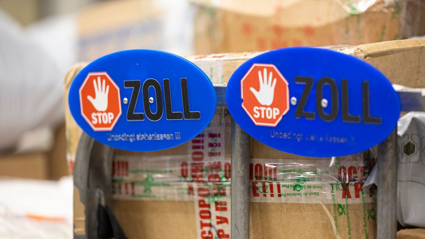 Drogen statt Seife und Tee - Zollbeamte sind in Rostock fündig geworden. (Symbolbild) Foto: Hannes P Albert/dpa