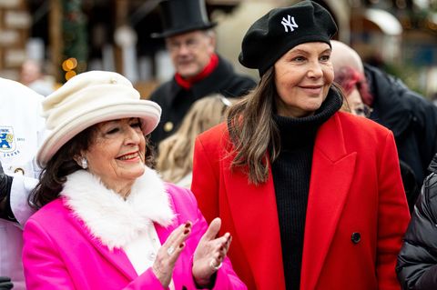 Natascha Ochsenknecht kam mit ihrer Mutter Bärbel Wierichs. Foto: Fabian Sommer/dpa