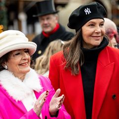 Natascha Ochsenknecht kam mit ihrer Mutter Bärbel Wierichs. Foto: Fabian Sommer/dpa