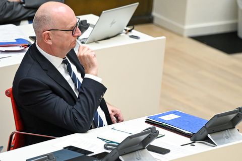 Brandenburgs Ministerpräsident Dietmar Woidke (SPD) äußert sich zur internen Krise der BSW-Landtagsfraktion (Archivbild). Foto: