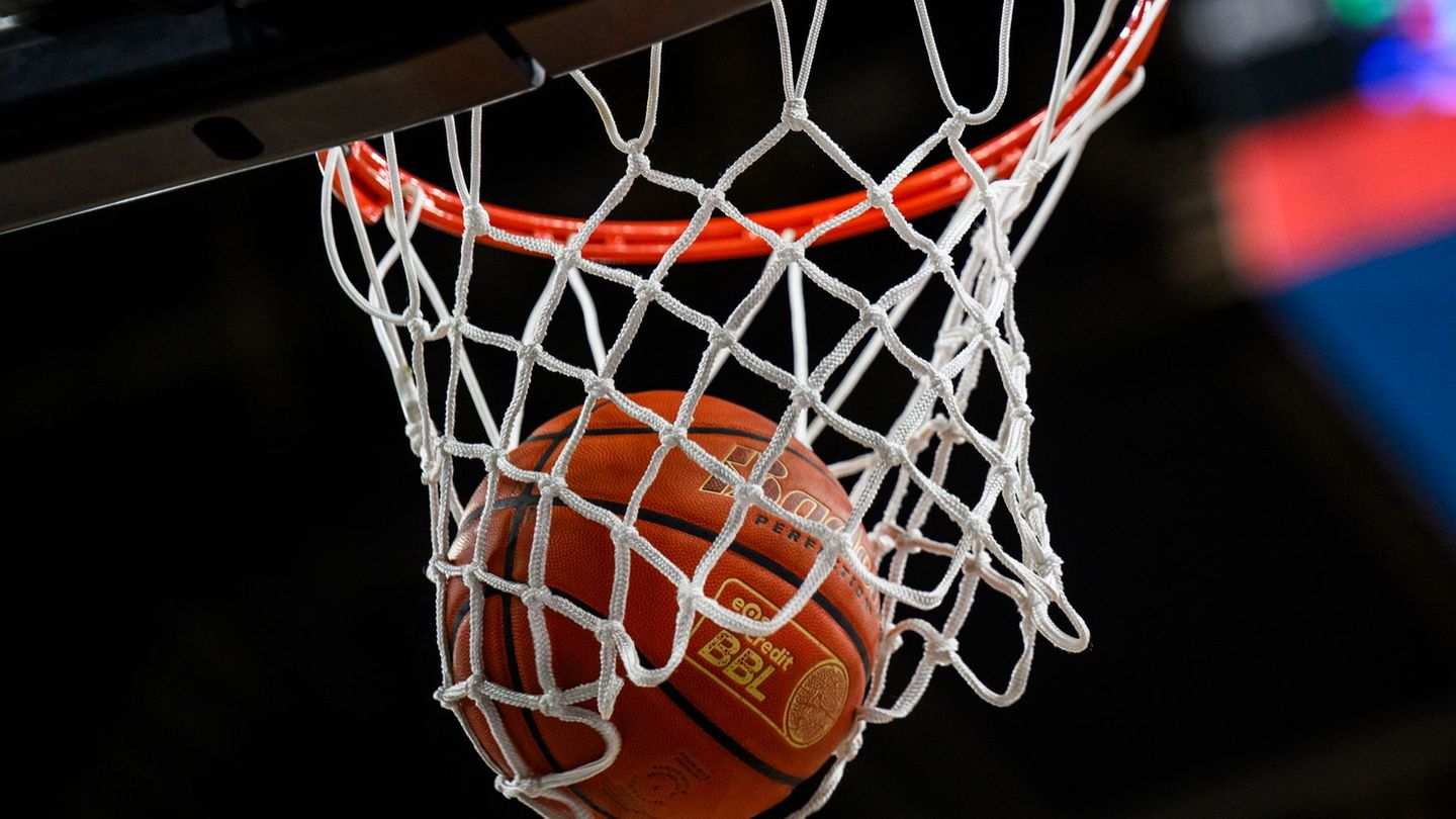 Die Ulmer Basketballer freuen sich über einen Rückkehrer. (Archivbild) Foto: Tom Weller/dpa