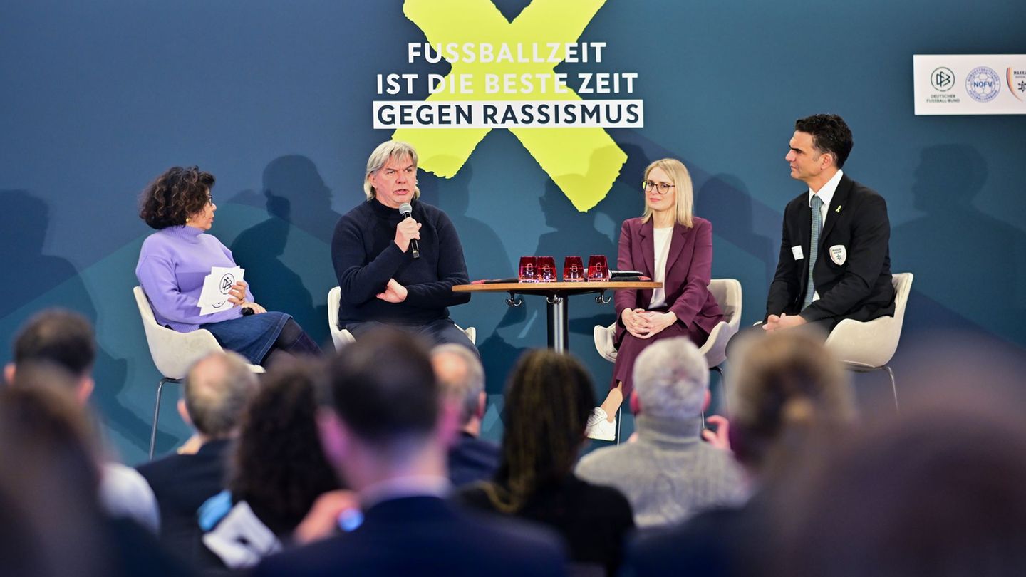 Der DFB hat ein Pilotprojekt zum Thema Rassismus beendet. Foto: Sebastian Christoph Gollnow/dpa