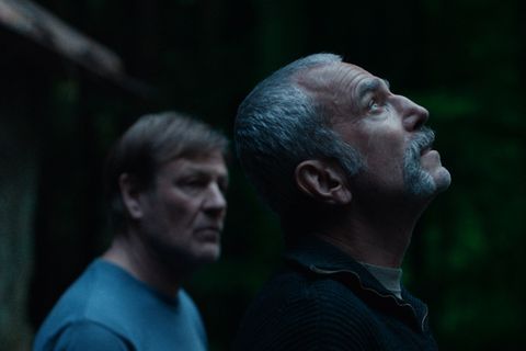 Ob höhere Mächte am Werk sind, fragen sich die Veteranen und Brüder Jem (Sean Bean, links) und Ray (Daniel Day-Lewis).