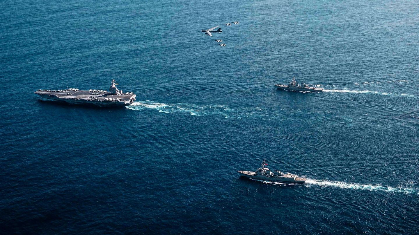 Kriegsschiffe auf dem Weg nach Venezuela