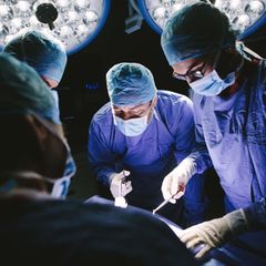 Ärzte während einer OP